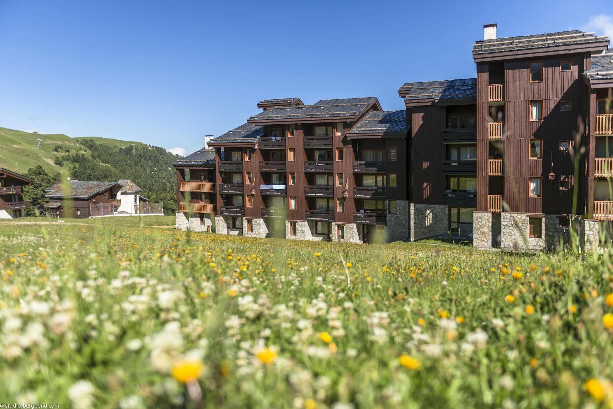 Residence Pierre & Vacances Les Chalets Des Arolles Macot-la-Plagne Exteriör bild