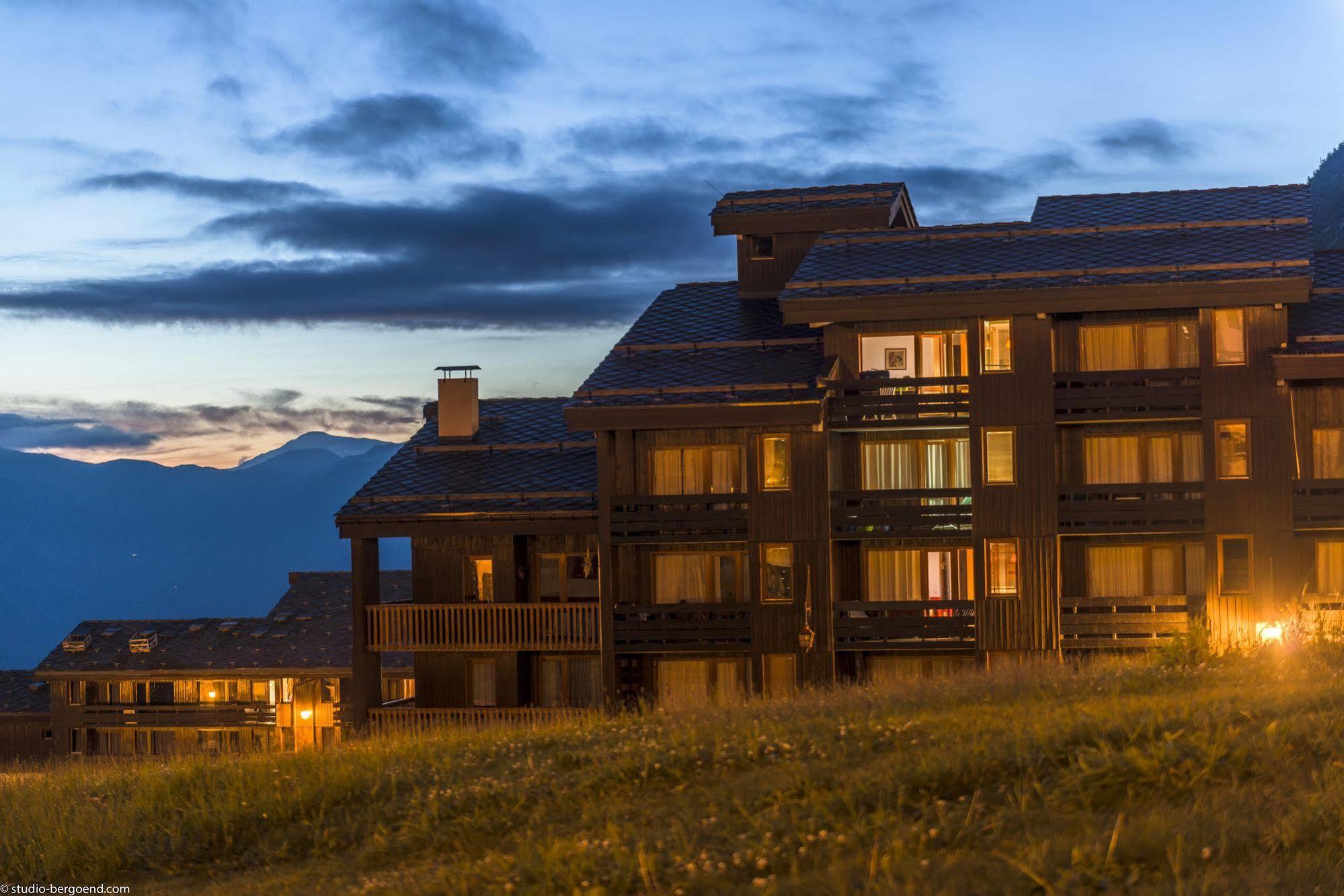 Residence Pierre & Vacances Les Chalets Des Arolles Macot-la-Plagne Exteriör bild