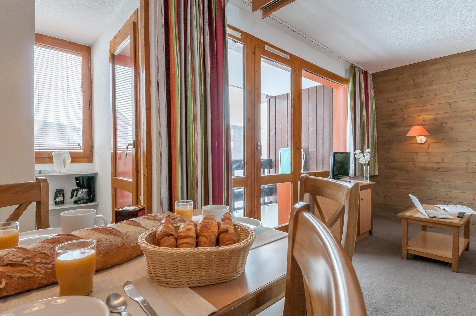 Residence Pierre & Vacances Les Chalets Des Arolles Macot-la-Plagne Exteriör bild